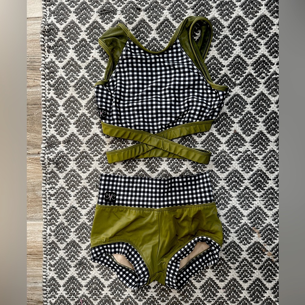 KK Kandi Kouture CXL . Will fit a 8/10 or slender 10/12 best imo.